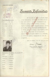 [Pasaporte diplomático] [a] Gabriela Mistral y su secretaria la Sra. Marie-Antoinette Boulay de la Meurthe]