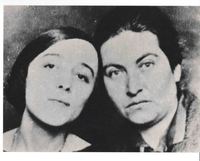 [Gabriela Mistral y una alumna]  [fotografía].