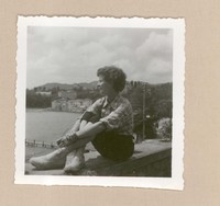 [Doris Dana en Rapallo]  [fotografía].