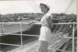 [Gilda Péndola a bordo del Santa Isabel]  [fotografía].