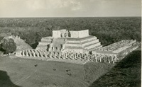 Vista de Chichén Itza  [fotografía].