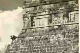 Vista de Chichén Itzá  [fotografía].