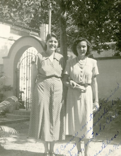 Consuelo Saleva y María Elena Manzanilla Moreno en Mérida.  [fotografía].
