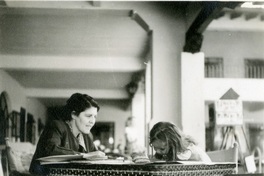 [Consuelo Saleva en el Hotel Fortín de las Flores]  [fotografía].