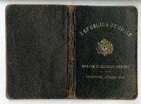 [Pasaporte diplomático] 1957 junio 7, Santiago, Chile [a] Juan Guzmán Cruchaga  [manuscrito] Ministerio de Relaciones Exteriores (Chile)