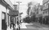 Calle Aldunate de Coquimbo, vía férrea que unía el puerto con la estación empalme, ca. 1950.