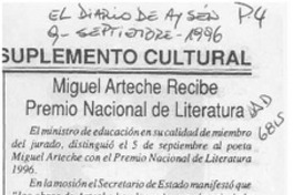 Miguel Arteche recibe Premio Nacional de Literatura  [artículo].