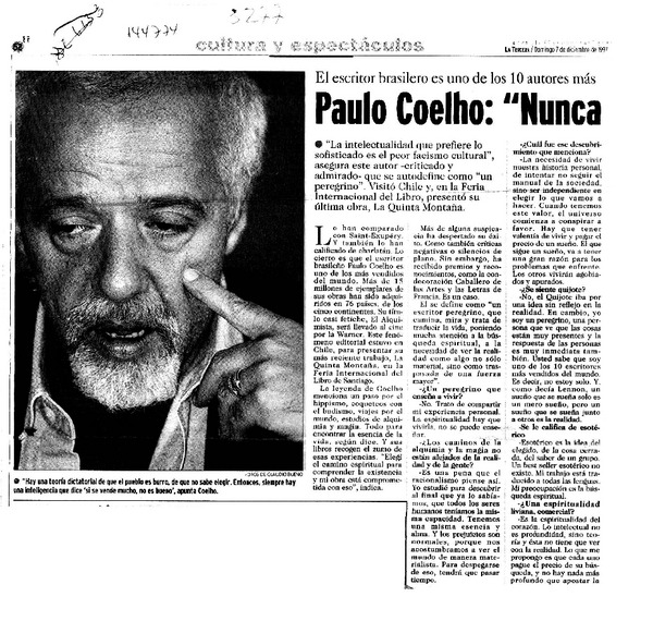 Paulo Coelho, "Nunca me dejé intimidar por la crítica"  [artículo] Andrés Gómez B.
