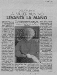 La mujer aún no levanta la mano  [artículo] María Teresa Larraín.