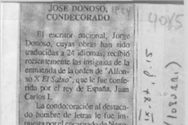 José Donoso, condecorado  [artículo].