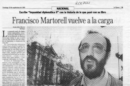 Francisco Martorell vuelve a la carga  [artículo] Alejandra Matus.
