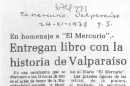 Entregan libro con la historia de Valparaíso.