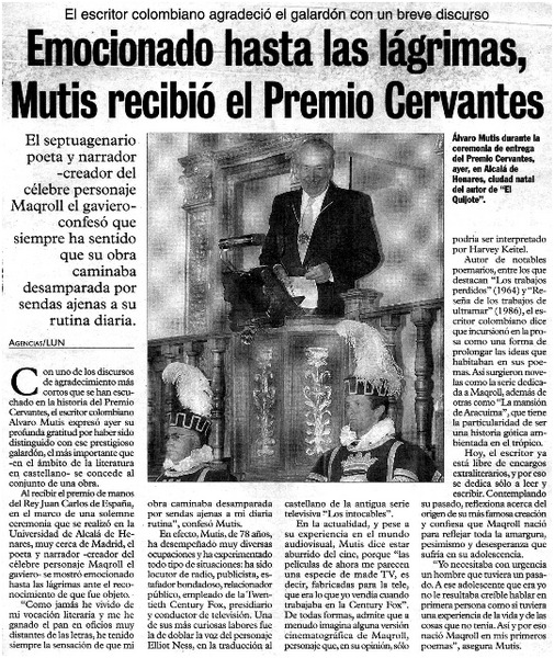 Emocionado hasta las lágrimas, Mutis recibió el Premio Cervantes.