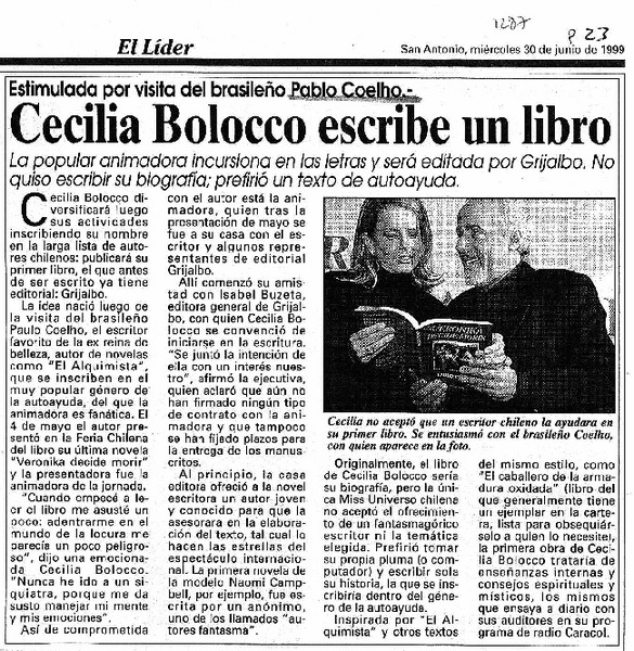 Cecilia Bolocco escribe un libro.