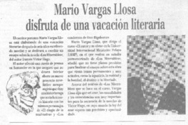 Mario Vargas Llosa disfruta de una vacaciòn literaria