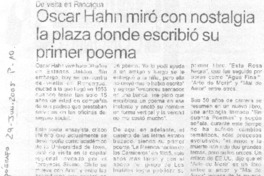 Oscar Hahn miró con nostalgia la plaza donde escribió su primer poema.