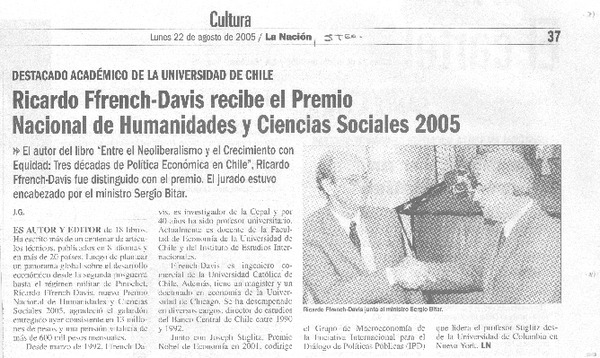 Ricardo Ffrench-Davis recibe el Premio Nacional de Humanidades y Ciencias Sociales 2005.
