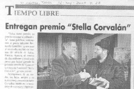Entregan premio "Stella Corvalán".