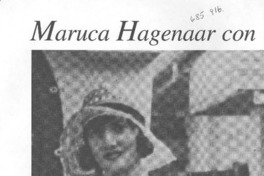 Maruca Hagenaar con tres sombreros puestos