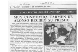 Muy conmovida Carmen de Alonso recibió su premio  [artículo].