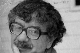 Humberto Maturana, de sabio, poeta y loco --  [artículo] Cecilia Eyzaguirre.