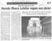 Hernán Rivera Letelier regala sus obras.