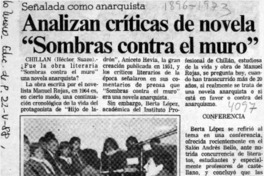 Analizan críticas de novela "Sombras contra el muro"  [artículo] c Héctor Suazo.