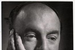 Neruda cumple 50 años