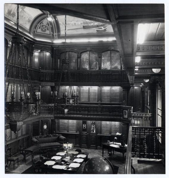 [Vista interior de la sala de lectura de la Biblioteca Americana José Toribio Medina de la Biblioteca Nacional]