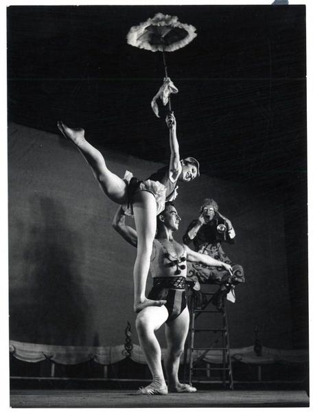 [Escena del] Ballet "Alotria" [en el] Teatro Municipal