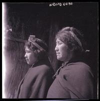 [Dos mujeres mapuche]