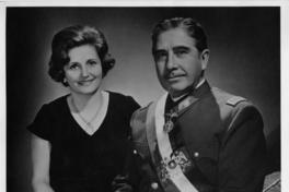 Lucía Hiriart y Augusto Pinochet