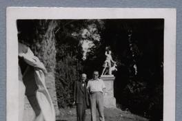 [Guillermo Feliú Cruz y Sigfrido A. Radzelli en el Parque Peñalolén de Santiago, Enero 1949]