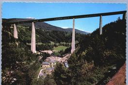 [Puente sobre el valle, Tirol]