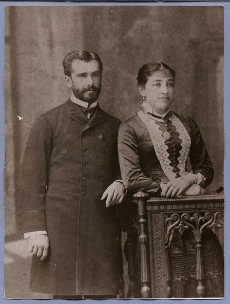 [Emiliano Llona Alvizú y su esposa María Luisa Santa María]