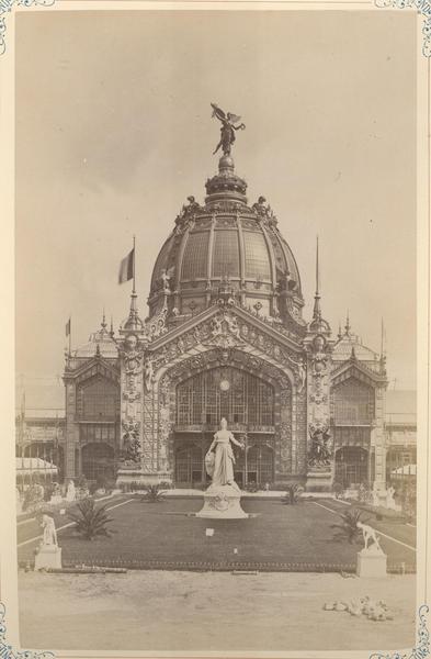 [Album de la Exposición Universal de París de 1889 : Cúpula del pabellón central del edificio que cobija la Exposición]