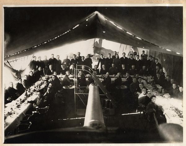 [Cena a bordo del O'higgins, 12 de octubre de 1935]