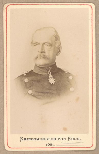 [Kriegsminister Albrecht Graf Von Roon, retrato de medio cuerpo con uniforme]