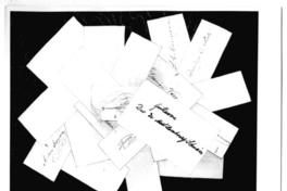 [Serie de firmas y manuscritos en tarjetas de diferentes personajes]