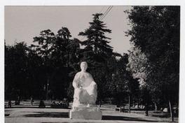 [Monumento a] Gabriela Mistral por Laura Rodig en Quinta Normal
