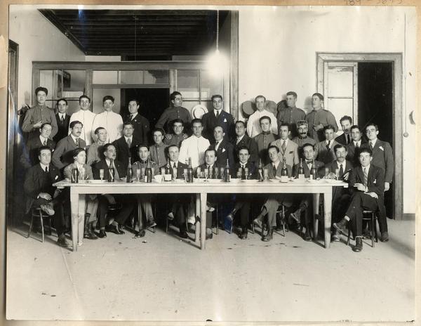 [Manifestación que los empleados de la oficina del censo de Arica le dieron al capitán Silva, con motivo de su ascenso a capitán, como jefe de la oficina, el 18 de agosto de 1925]