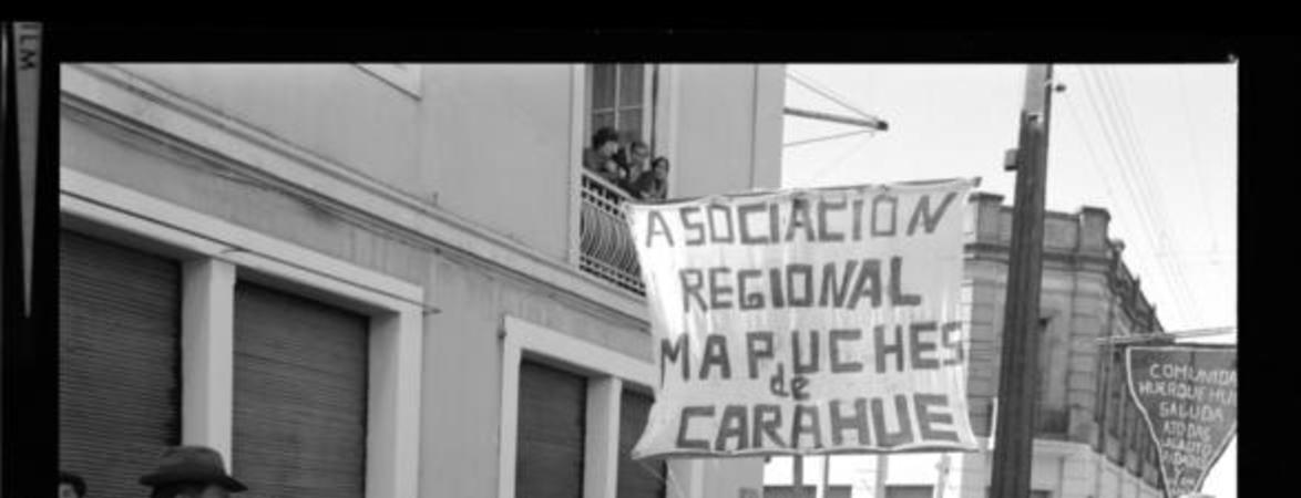 Chile Sul [Sur] Temuco Allende con mapuches