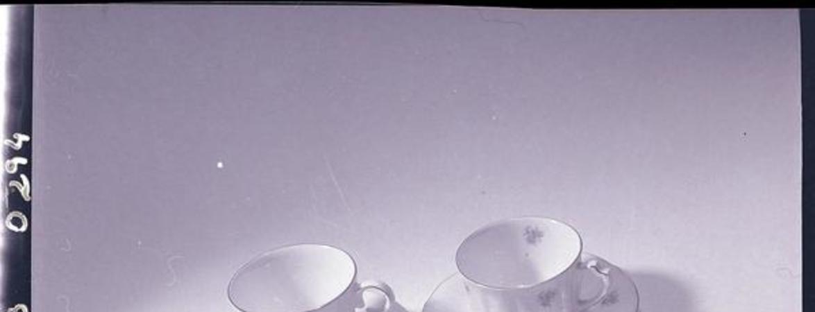 [Distinta tazas de té]
