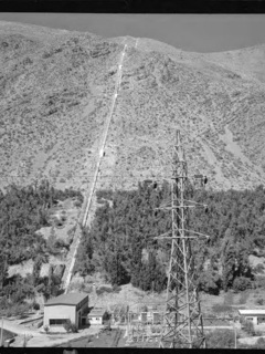 [Patio de alta tensión junto a la casa de máquinas]