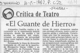 El guante de hierro  [artículo] Carola Oyarzún L.