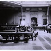 [Salón de lectura de la antigua Biblioteca Nacional]