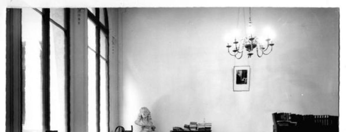 [Biblioteca Nacional. Sala de lectura y préstamo a domicilio]