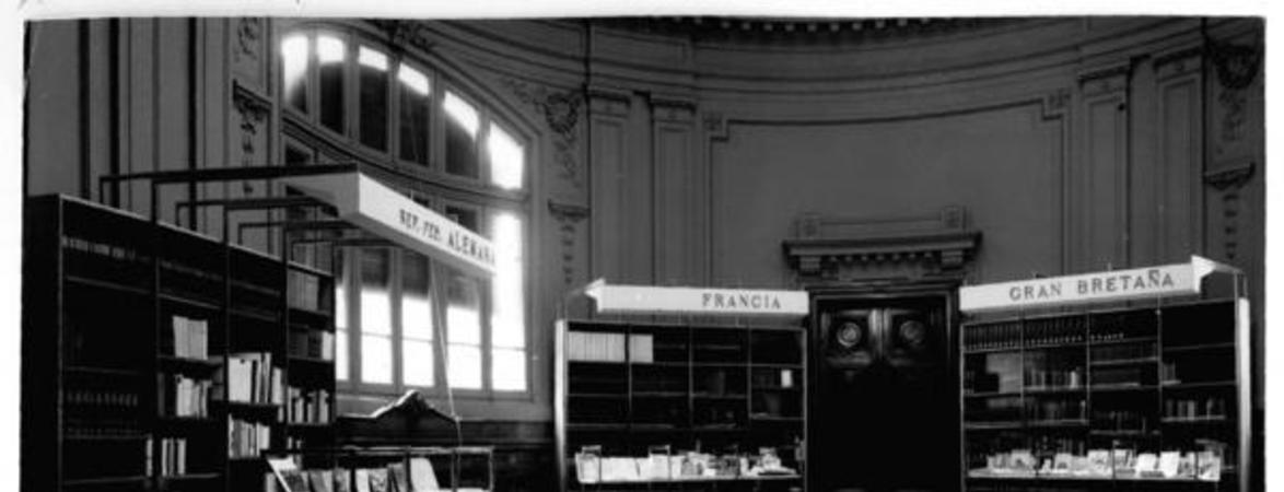 [Biblioteca Nacional. Exposición de material bibliográfico de países]