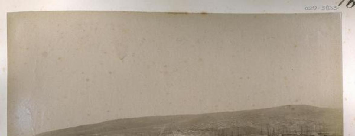 [Vista general del Puerto de Valparaíso, con barcos en el mar]