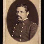 [Rodolfo Villagrán, Sargento Mayor de Graneros a Caballo, retrato de medio cuerpo con uniforme]